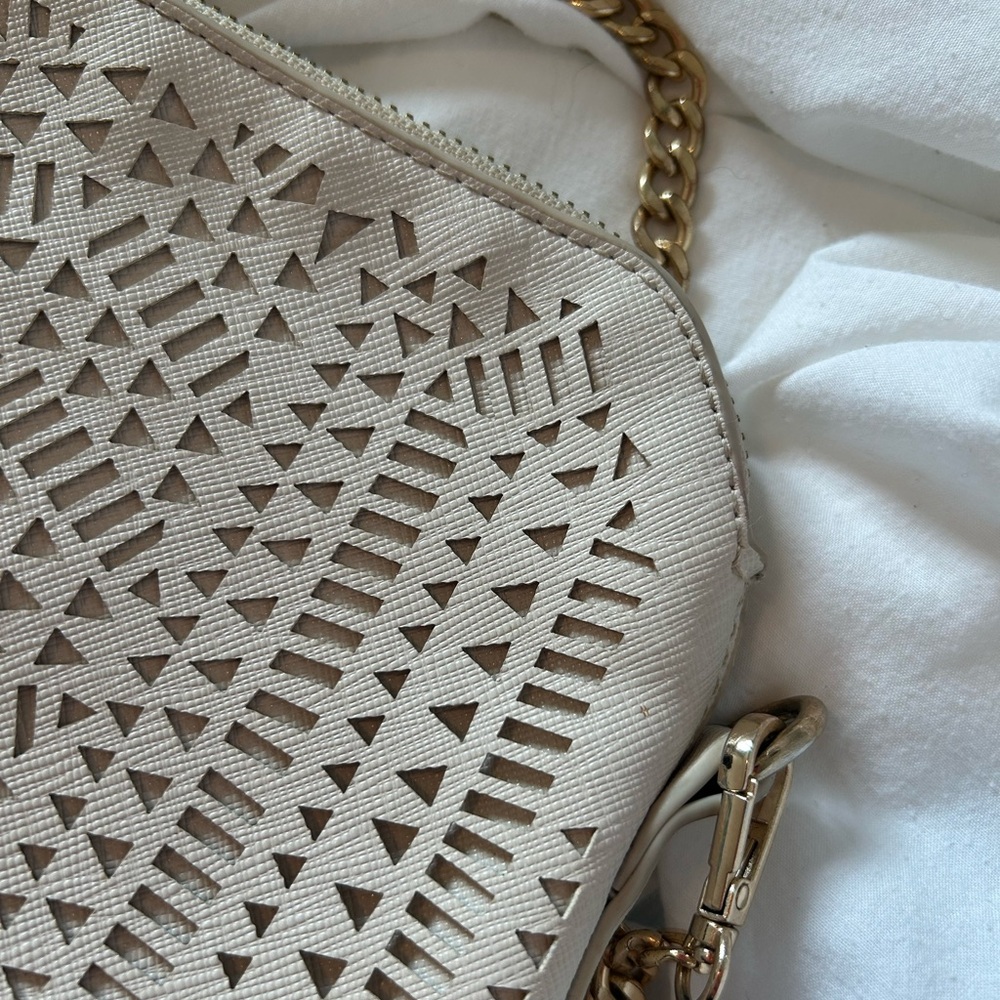 MADISON WEST | Elegant Cream Crossbody Bag - Picture 5 of 10